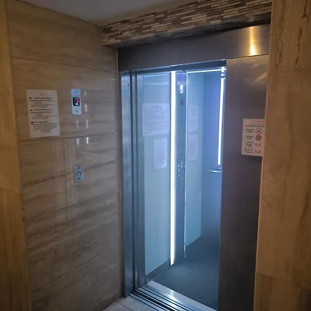 Two-bedroom On The 6th Floor Apartment *