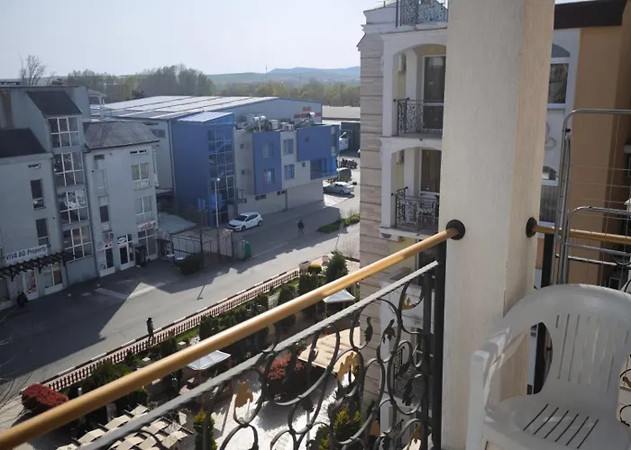 Excellent On The 6th Floor